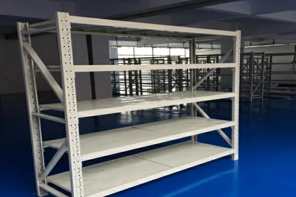 新疆仓储货架定制厂家